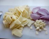 Foto langkah ke 1 dari resep Spanish Omelette / Telur Dadar Spanyol (Tortilla De Patatas).