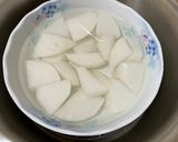 菊花🌼枸杞蘿蔔清湯 （電鍋料理）的食譜步驟4照片