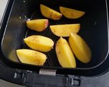 Tojáskrémes csirkemell, steak burgonyával, friss salátával - airfryer-ben recept fázis 1 fotója