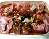 Foto del paso 3 de la receta: Conejo adobado al horno
