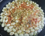 Foto del paso 2 de la receta: Habas esparragadas con huevo cuajado