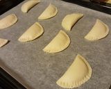 Foto del passaggio 4 della ricetta Cassatelle con la ricotta