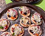 صورة لخطوة 2 من وصفة ميني بيتزا مشكله 🍕🍕