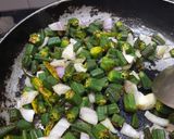 A picture of step 5 of Bhindi ki sabzi.