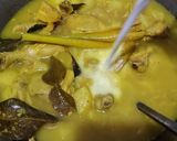 Foto langkah ke 5 dari resep Opor Ayam Kentang.
