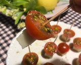 Foto del paso 5 de la receta: Pinchos de queso y tomatitos cherry con Vidalim kids, para mis peques