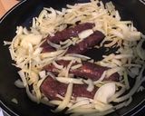 Une image de l'étape 5 de Chorizo noir au vin rouge et oignons caramélisés.