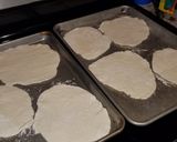 A picture of step 5 of Yogurt Crust Pizzas.