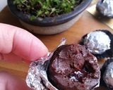 Foto langkah ke 9 dari resep Frozen Brownies (brownies kukus) - wt. melted strawberry filling.