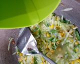 Foto langkah ke 6 dari resep Tumis Timun Ceria.