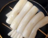 Hình bước làm 1 của món 떡꼬치 bánh gạo xiên