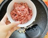 รูปขั้นตอนการทำที่ 2 ของ ผัดผักกาดดองกับถั่วงอกและหมูสับ By แม่บ้าน