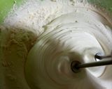 Foto langkah ke 2 dari resep Bolu pandan kukus.