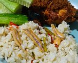 Foto langkah ke 6 dari resep Nasi Liwet Daun Jeruk Teri Jengki.