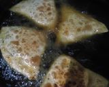 A picture of step 2 of Aloo samosa.