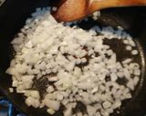Foto del paso 3 de la receta: Huevo con nopales en salsa de jitomates cocidos