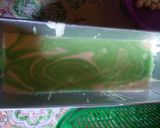 Foto langkah ke 7 dari resep Bolu marmer pandan sederhana.