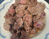 Foto del paso 1 de la receta: Estofado de ternera con robellones, patata y boniato