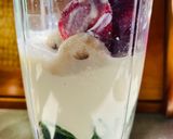 A picture of step 2 of Nutribullet Spinach Smoothie.