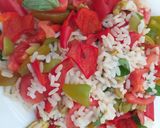 Foto del passaggio 6 della ricetta Insalata di riso con peperoni e pomodorini