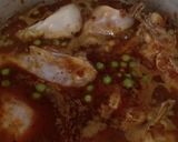 Foto del paso 3 de la receta: Pollo al vino con arverjita verde