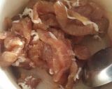 รูปขั้นตอนการทำที่ 1 ของ หมูชิ้นผัดพริกสด