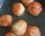 A picture of step 4 of Bread balls.