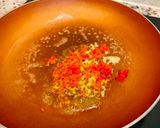 Hình bước làm 2 của món Tôm Sốt Tiêu Chanh