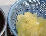A picture of step 1 of Homemade potato chips.