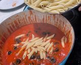 Foto del paso 6 de la receta: Salsa de berenjenas, aceitunas y albahaca para pasta