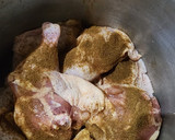 Foto del paso 1 de la receta: Pollo arvejado