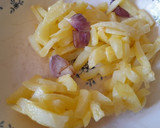 Foto del paso 2 de la receta: Huevos rotos con chistorra
