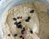 A picture of step 8 of Banana and raisins oat cupcakes.