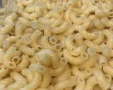 Foto langkah ke 1 dari resep Pasta Tomat Makaroni Bekal Anak.