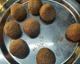 A picture of step 27 of Yoghurt Balls with Green Dip.