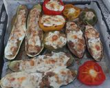 Foto del paso 6 de la receta: Calabacín, berenjena y pimientos tricolor rellenos gratinados