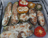 Foto del paso 6 de la receta: Calabacín, berenjena y pimientos tricolor rellenos gratinados
