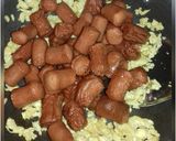 Foto langkah ke 3 dari resep Tumis Sosis Telur Saus ala Thai.
