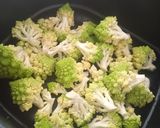 Foto del passaggio 1 della ricetta Ravioli di broccolo romano