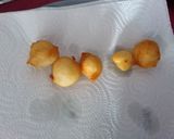 Foto del paso 3 de la receta: Bolitas fritas de yogur y vainilla