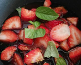 Foto del paso 4 de la receta: Sopa de fresones