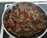 Foto del paso 3 de la receta: Ternera con pimientos y encebolla