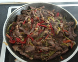 Foto del paso 3 de la receta: Ternera con pimientos y encebolla
