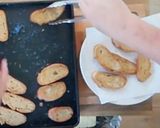 A picture of step 4 of Panzanella.