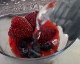 A picture of step 2 of Sprinkling Berries Lemonade.