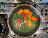 A picture of step 1 of Cumin-fried pardon peppers.