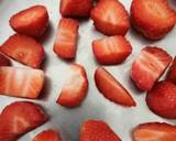Strawberry Frozen Yoghurt recipe step 1 photo