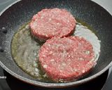 Foto del paso 5 de la receta: Hamburguesa al Cabrales y judías verdes rehogadas con pimentón