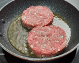 Foto del paso 5 de la receta: Hamburguesa al Cabrales y judías verdes rehogadas con pimentón