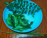 Foto langkah ke 7 dari resep Ayam Goreng Rempah Daun Kari.